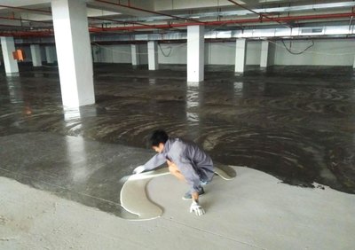 環(huán)氧樹(shù)脂地坪漆施工工藝詳解 打造堅(jiān)固耐磨的工業(yè)與商業(yè)地面